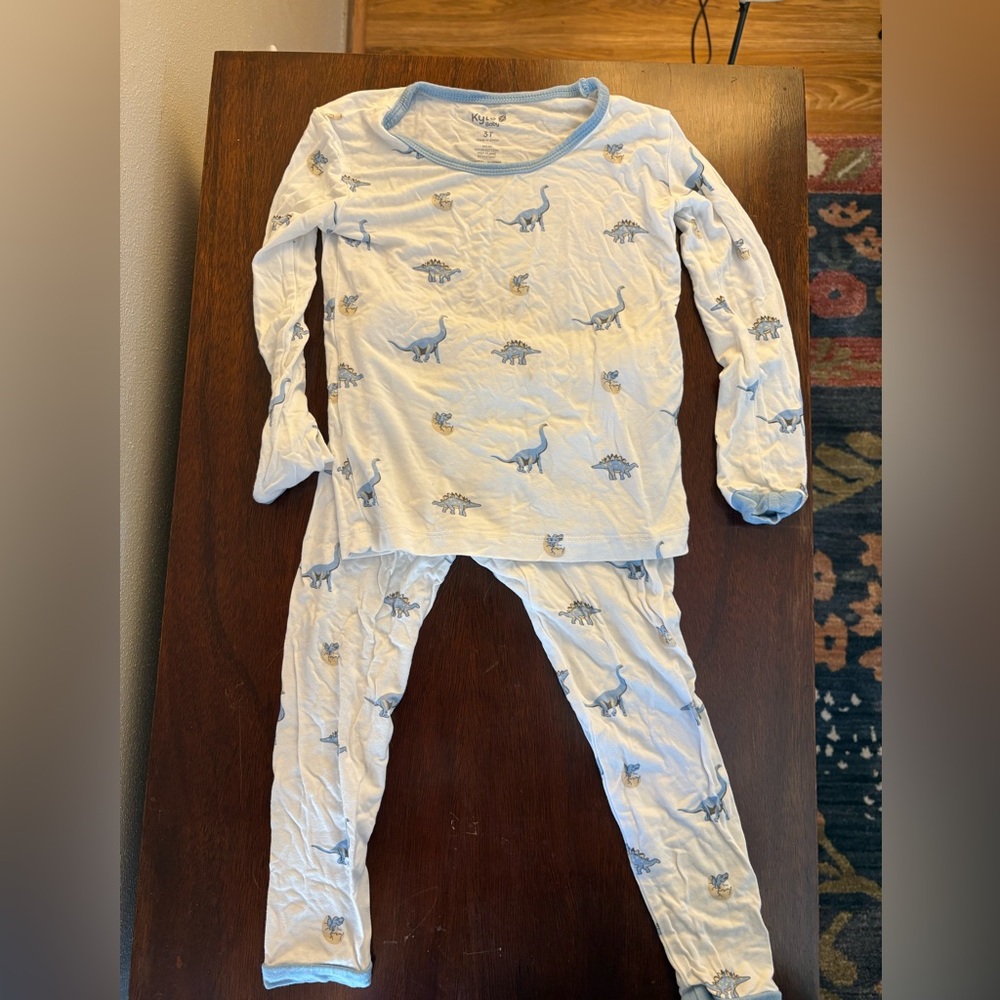 Kyte BABY Dinosaur Print Pajama Set - White and Blue